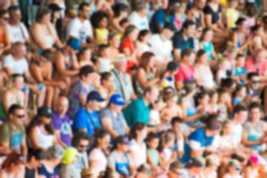 Kişilik stadyum bulanık kalabalık.