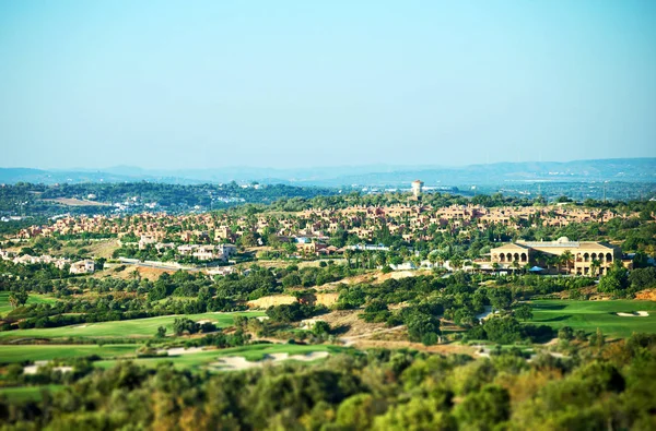 Prywatny dom i pole golfowe w Algarve, Portugalia. — Zdjęcie stockowe