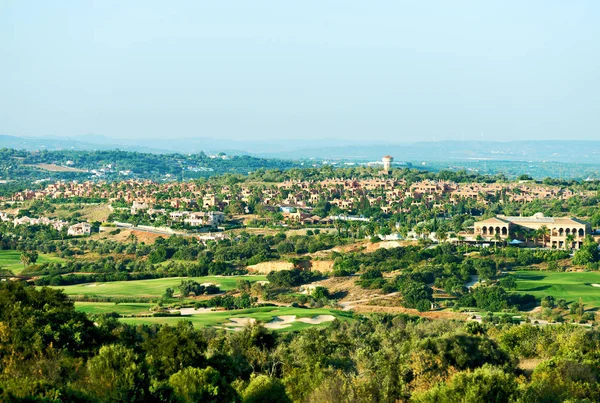 Casa privada e campo de golfe no Algarve, Portugal . — Fotografia de Stock