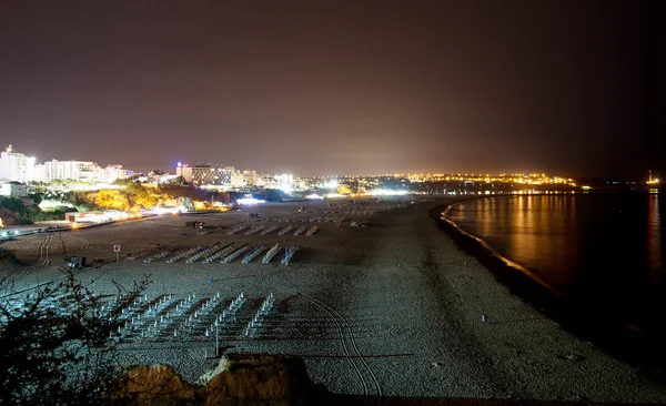 Nacht strand in Portimao, Portugal. — Stockfoto