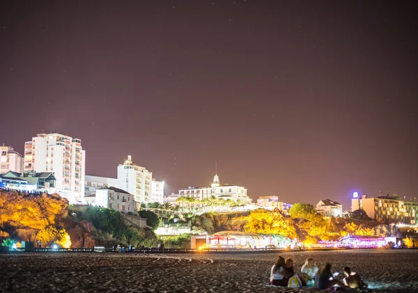 Noční pláž v Portimao, Portugalsko. — Stock fotografie