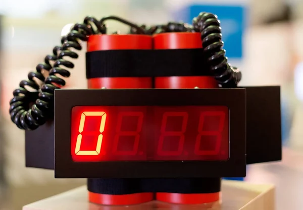 Bomba roja con temporizador contador de reloj . —  Fotos de Stock