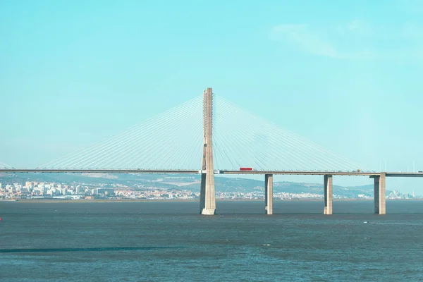 Ponte Vasco da Gama a Lisbona, Portogallo. — Foto Stock