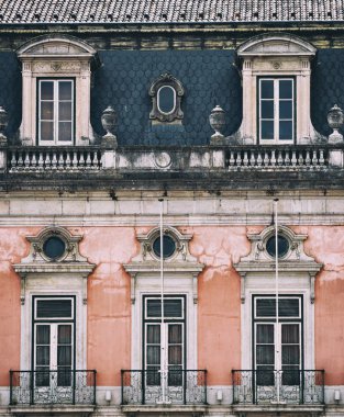 Eski Apartmanı'nın.