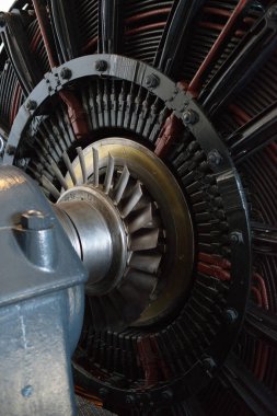 Motor. Eski elektrik santralinin bir parçası..