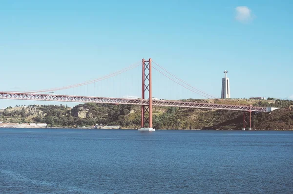 Ponte de 25 de Abril em Lisboa . — Fotografia de Stock