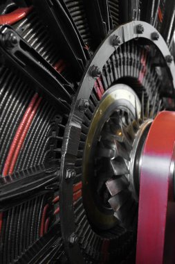 Motor. Eski elektrik santralinin bir parçası..