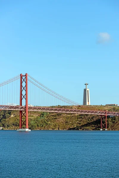 Puente del 25 de abril en Lisboa . — Foto de Stock