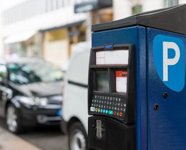 Self service car parking machine on the street. — Stock Photo, Image