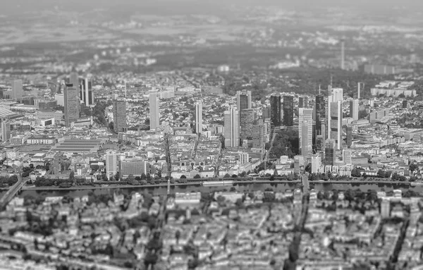 Letecký pohled na Frankfurt am Main, Německo. Bílá a černá. — Stock fotografie