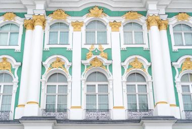 Cephe Palace Meydanı Saint Petersburg'daki Hermitage Müzesi.