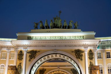 Arch Palace Meydanı, St. Petersburg'Genelkurmay