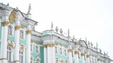 Palace Meydanı Saint Petersburg'daki Hermitage Müzesi.