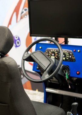 Tema parkı yarış simülatörü oyunu.