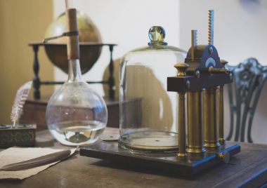 Bilim adamı-encyclopedist odası iç. Eski imar.