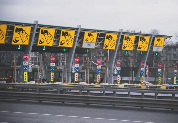 Toll road at the entrance to St. Petersburg. — Stock Photo, Image