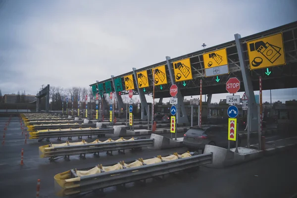 Toll road at the entrance to St. Petersburg. — Stock Photo, Image