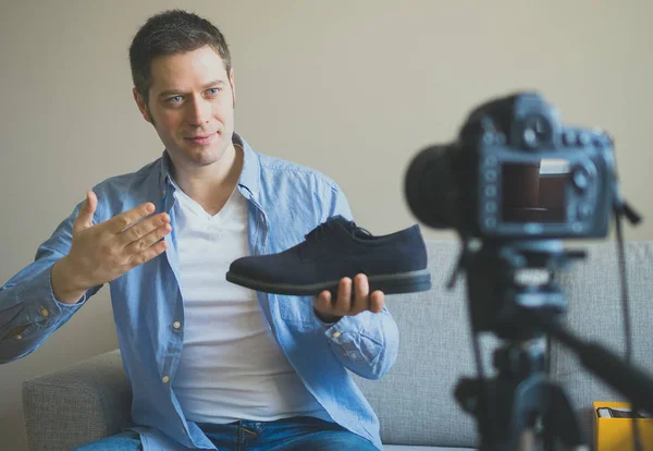 Handsome man making video blog about fashion. — Stock Photo, Image