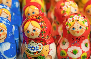Geleneksel iç içe bebek ya da Rusça Matryoshka çok.