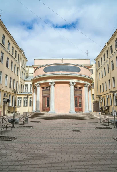 The famous closed square courtyard in Saint Petersburg, Russia. — Stock Photo, Image