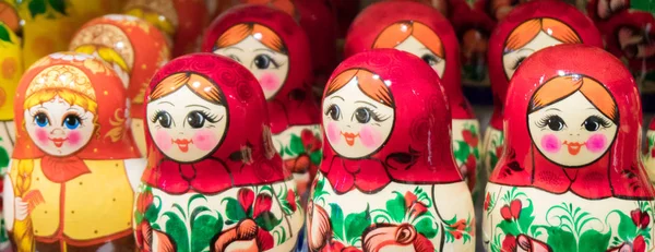 Sok hagyományos Fészekrakó babák vagy orosz Matryoshka. — Stock Fotó