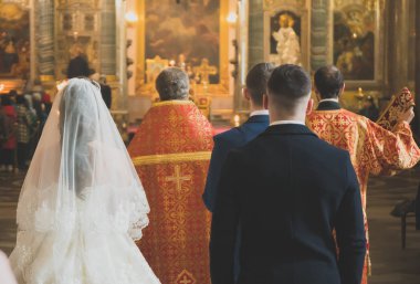 Rusya Ortodoks kilisede düğün.