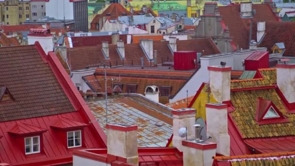 Vidéos des toits de la vieille ville de Tallinn . — Video