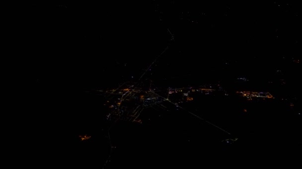 Ville européenne la nuit. Vue de l'avion .