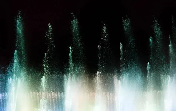 Magiczna fontanna montjuic light show przy plaza España w Barcelonie. — Zdjęcie stockowe