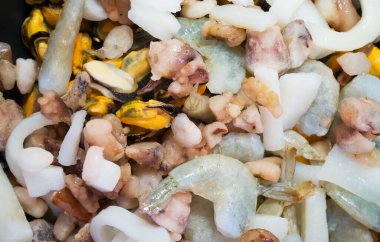 Deniz ürünleri karışımı. Kalamar, karides, midye ve ahtapot..