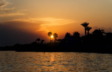 Gün batımında Avrupa 'nın en popüler plajlarından biri..