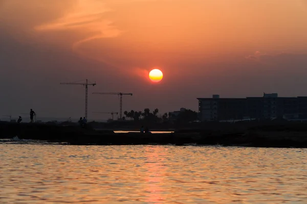 Viele Baukräne Bei Ayia Napa Zypern Bei Sonnenuntergang — Stockfoto