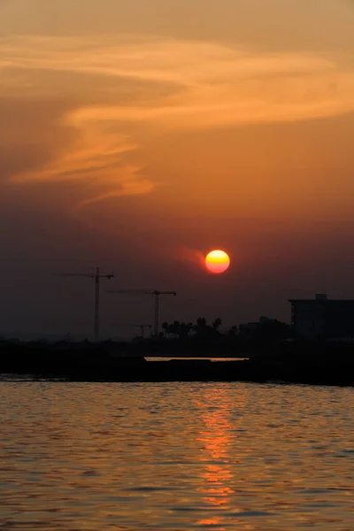 Lotes Guindastes Construção Perto Ayia Napa Chipre Pôr Sol — Fotografia de Stock