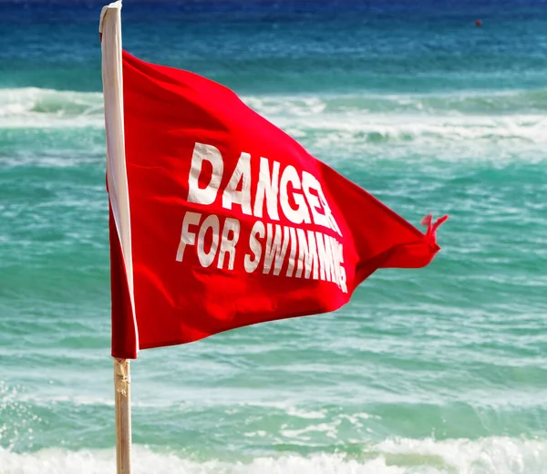 Peligro Para Nadar Bandera Roja Playa — Foto de Stock