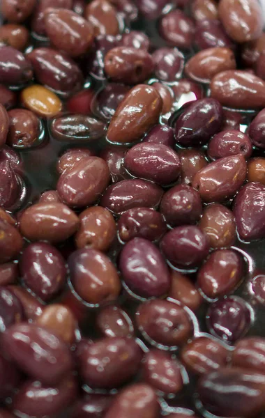 Black Olives Brine Supermarket — Stock Photo, Image