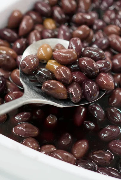 Black Olives Brine Supermarket — Stock Photo, Image