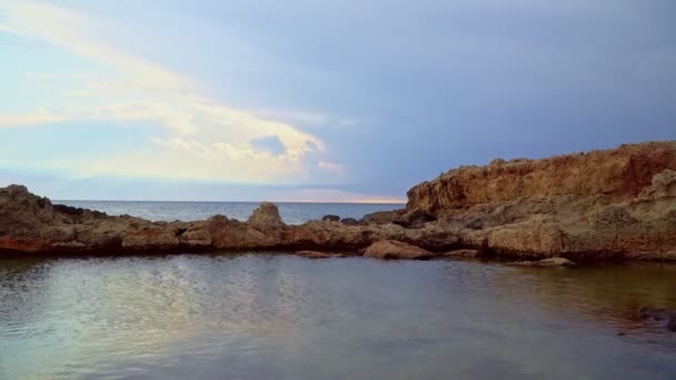 Prachtige Lavastenen Aan Kust Van Cyprus — Stockvideo