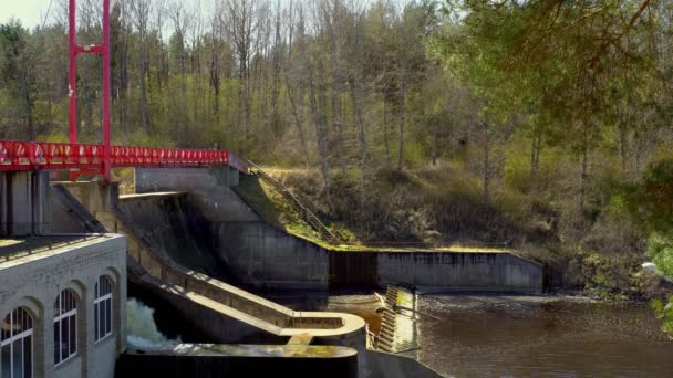 Kleine Waterkrachtcentrale — Stockvideo