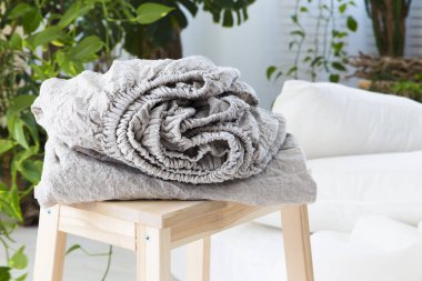 İç kısımda doğal çevre dostu keten yatak.