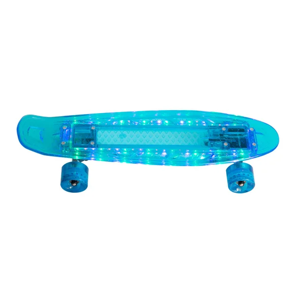 Современный красочный скейтборд - пенниборд изолирован на белом — стоковое фото