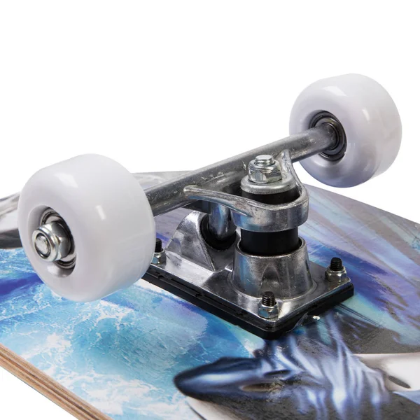 Skate colorido moderno - pennyboard isolado em branco, rodas de perto — Fotografia de Stock