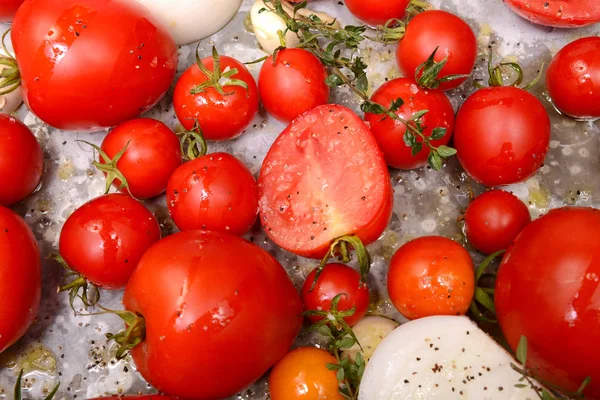 新鲜的西红柿、 大蒜、 洋葱 — 图库照片