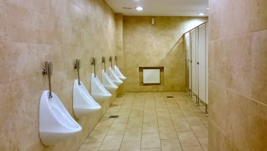 Alışveriş merkezinde banyo