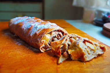 ev yapımı elma strudel