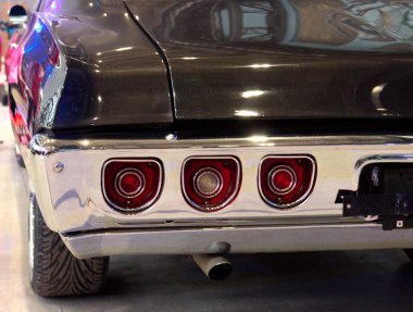 Siyah vintage kas araba - arkadan görünüm