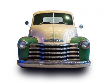 Klasik Amerikan pikap kamyonu Chevrolet Thriftmaster beyaz arka planda izole edildi.