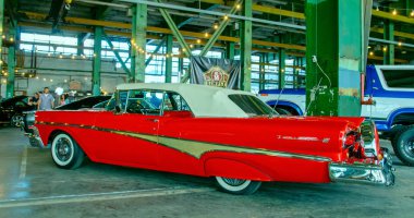 Amerikan antika arabası 1958 Ford Fairlane 500