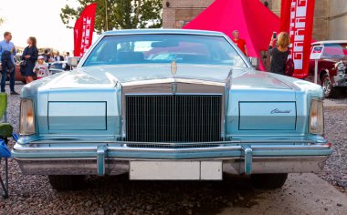Klasik Amerikan klasik arabası Lincoln Continental Mark V 1977. 
