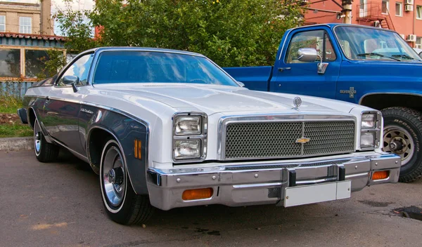 Klasszikus amerikai veterán autó Chevrolet El Camino 1976. — Stock Fotó