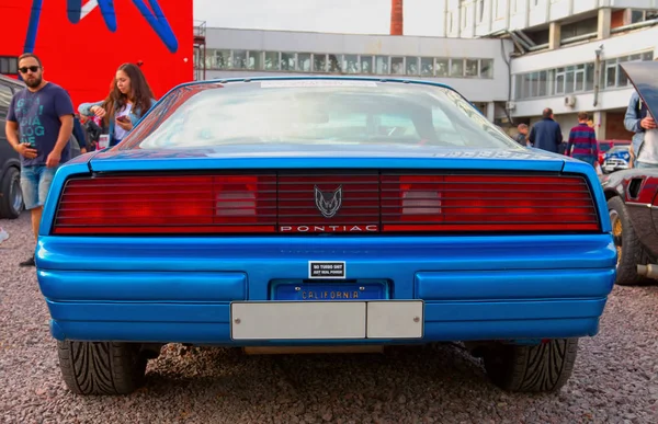 Vintage αμερικανικό αυτοκίνητο μυών Pontiac Trans Am Firebird. Πίσω όψη — Φωτογραφία Αρχείου